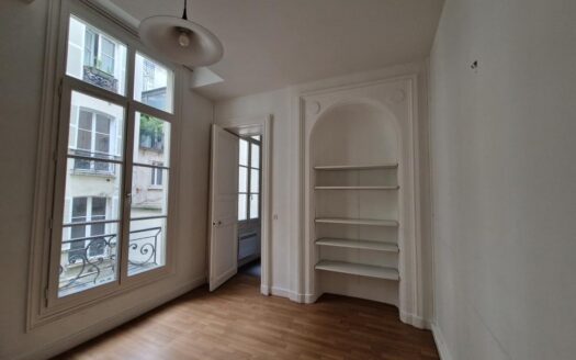 24,St Antoine